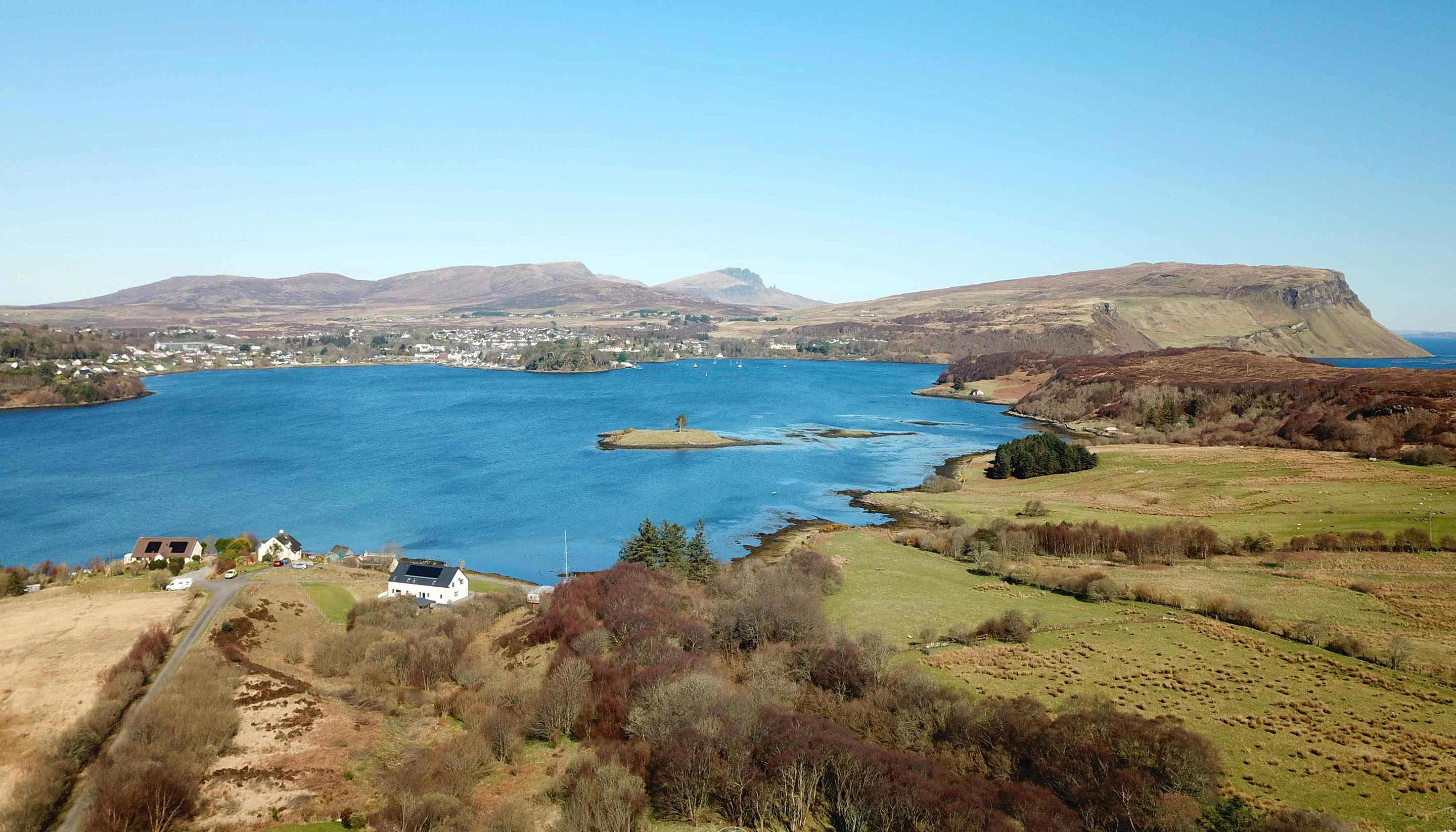 The Old Workshop self catering accommodation near Portree offers amazing sea and mountain views of the Isle of Skye