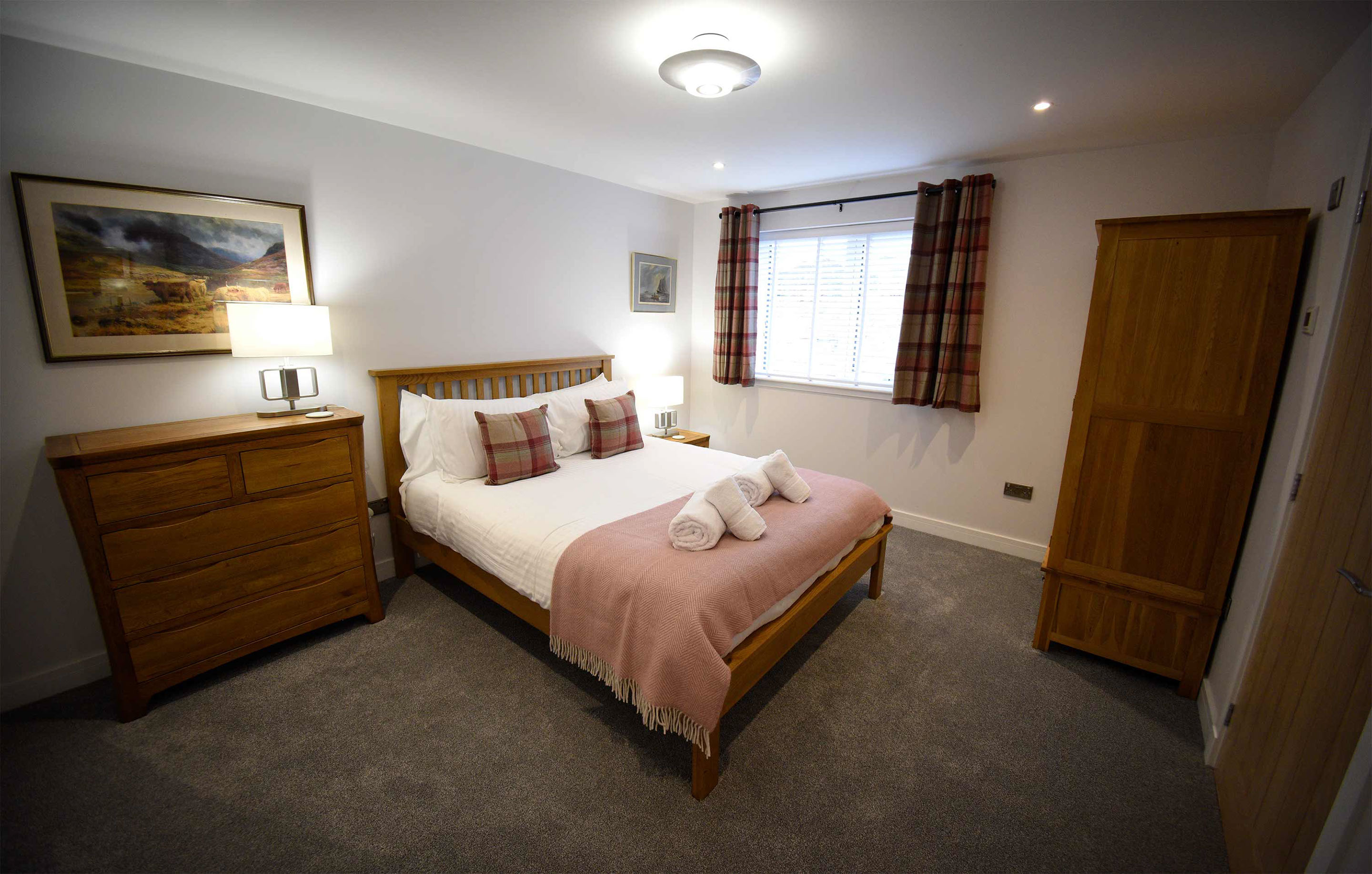 Contact our self catering accommodation near Portree and enjoy cofmortable king size double beds and WIFI internet access